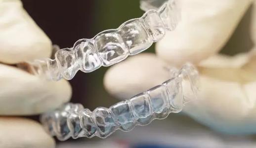 【福州】隐形牙套跟塑料似的，真能矫正吗？